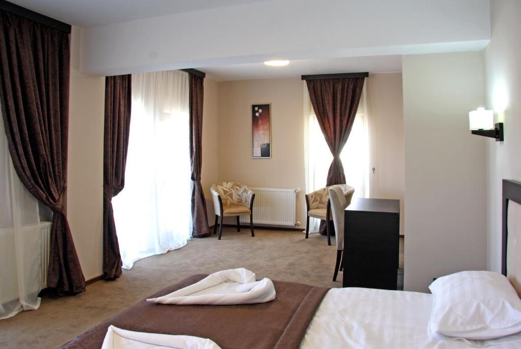 Hotel King Targoviste Quarto foto